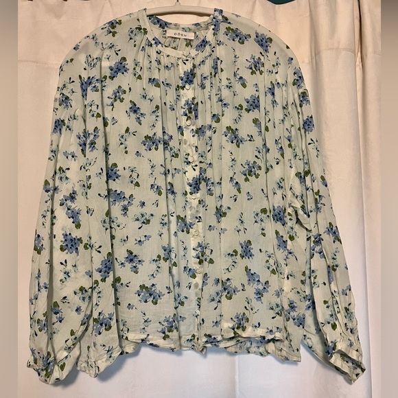 Doen Jane Blouse in Blue Primrose Floral - Picture 2 of 3